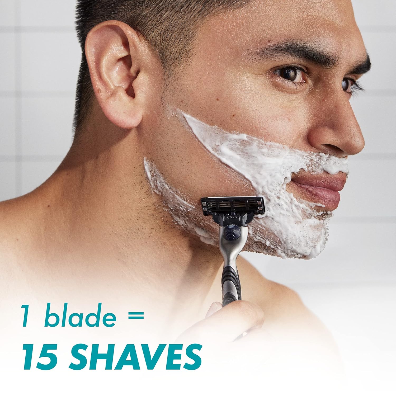 1 Razor Handle + 2 Blade Refills Razor L148359