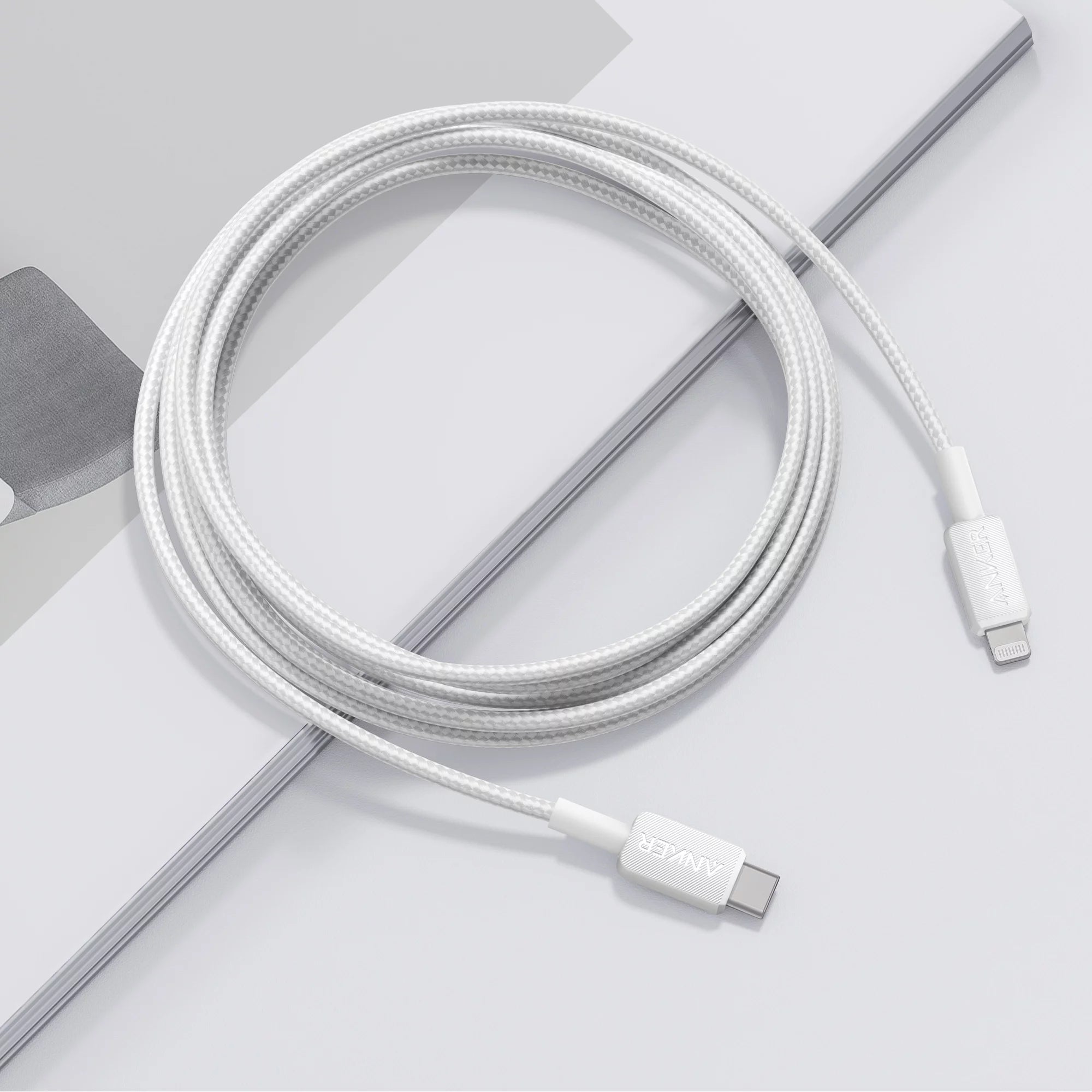 10ft Braided USB-C to Lightning Cable J532479