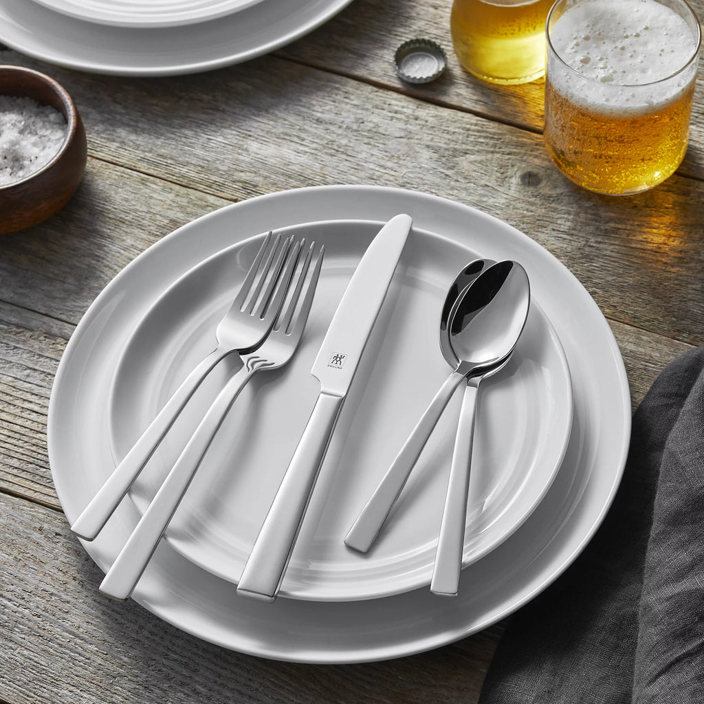 45-pc 18/10 Stainless Steel Flatware Set B900