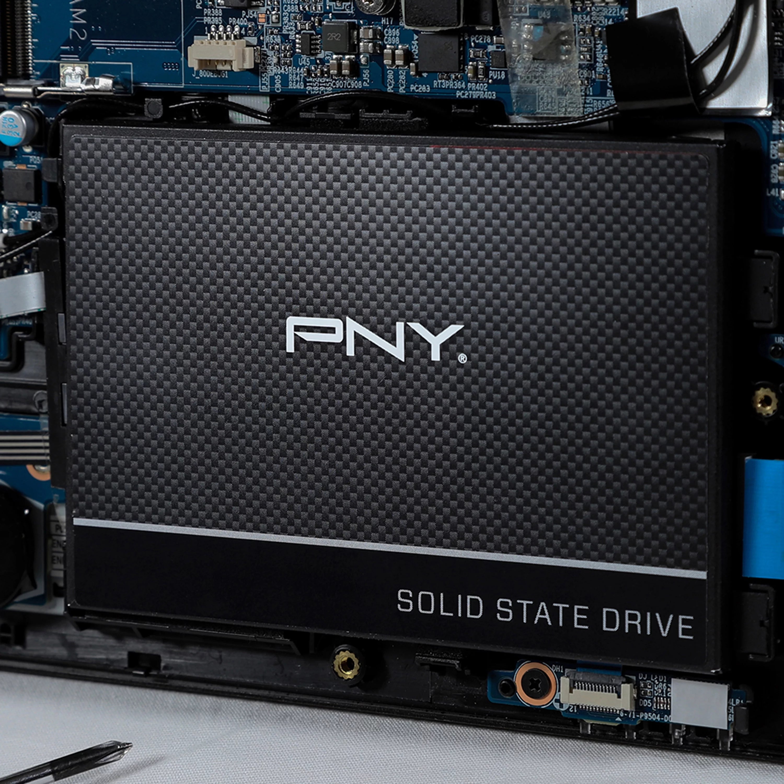 1TB 2.5” Solid State SATA-III SSD with Transfer Cable F772898